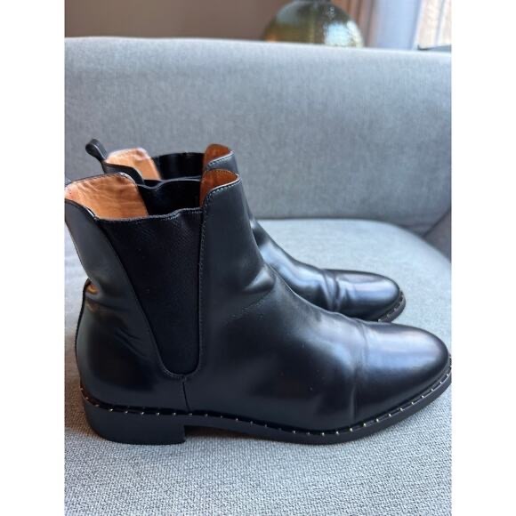 Sezane Low Henri Black Leather Pull On Chelsea Ankle Boots Women's EU 40 US 9 - Picture 3 of 6